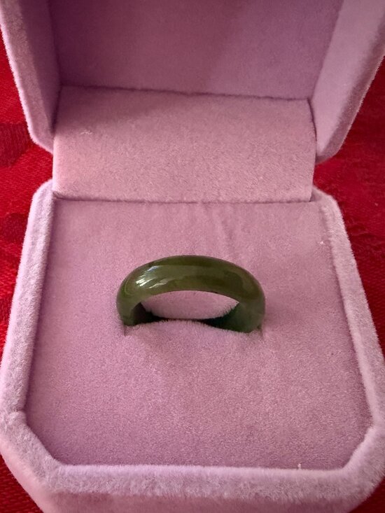 Jewelry - GREEN JADE RING SIZE 4